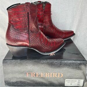 NEW IN BOX Freebird by Steven Red Croc-Embossed Ankle Boots Women’s SIZE 9